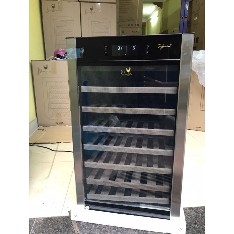 TỦ BẢO QUẢN RƯỢU VANG 28 CHAI